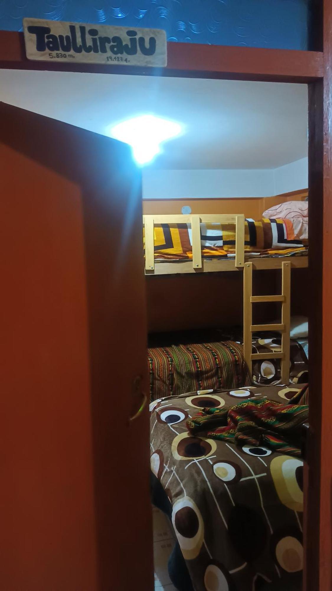 El Amauta De Los Andes Lodging Erik House ワラス エクステリア 写真